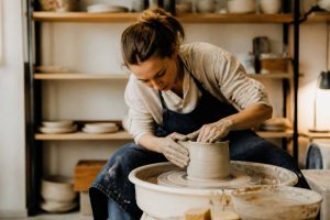 Activité poterie Paris : où s’initier au modelage et à la céramique