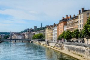 Patois lyonnais : expressions locales et mots à connaître